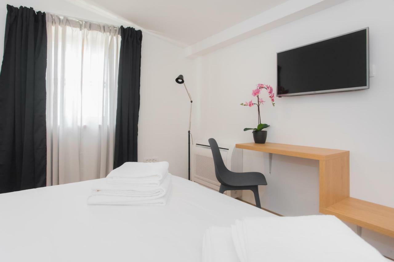 Rooms Kala Šibenik Exteriör bild