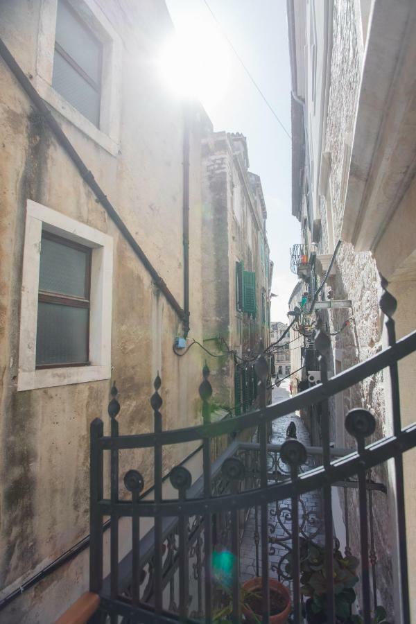 Rooms Kala Šibenik Exteriör bild