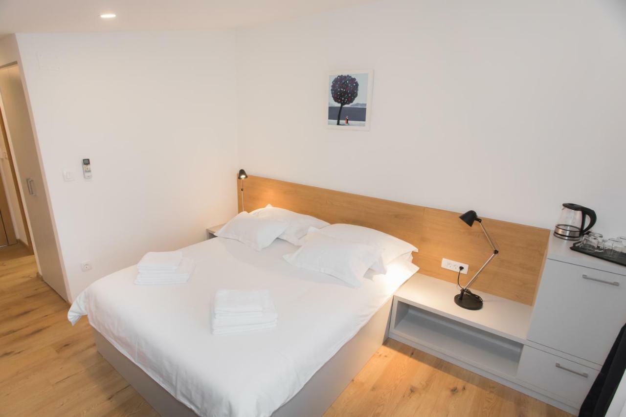 Rooms Kala Šibenik Exteriör bild