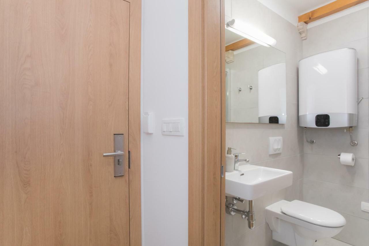 Rooms Kala Šibenik Exteriör bild